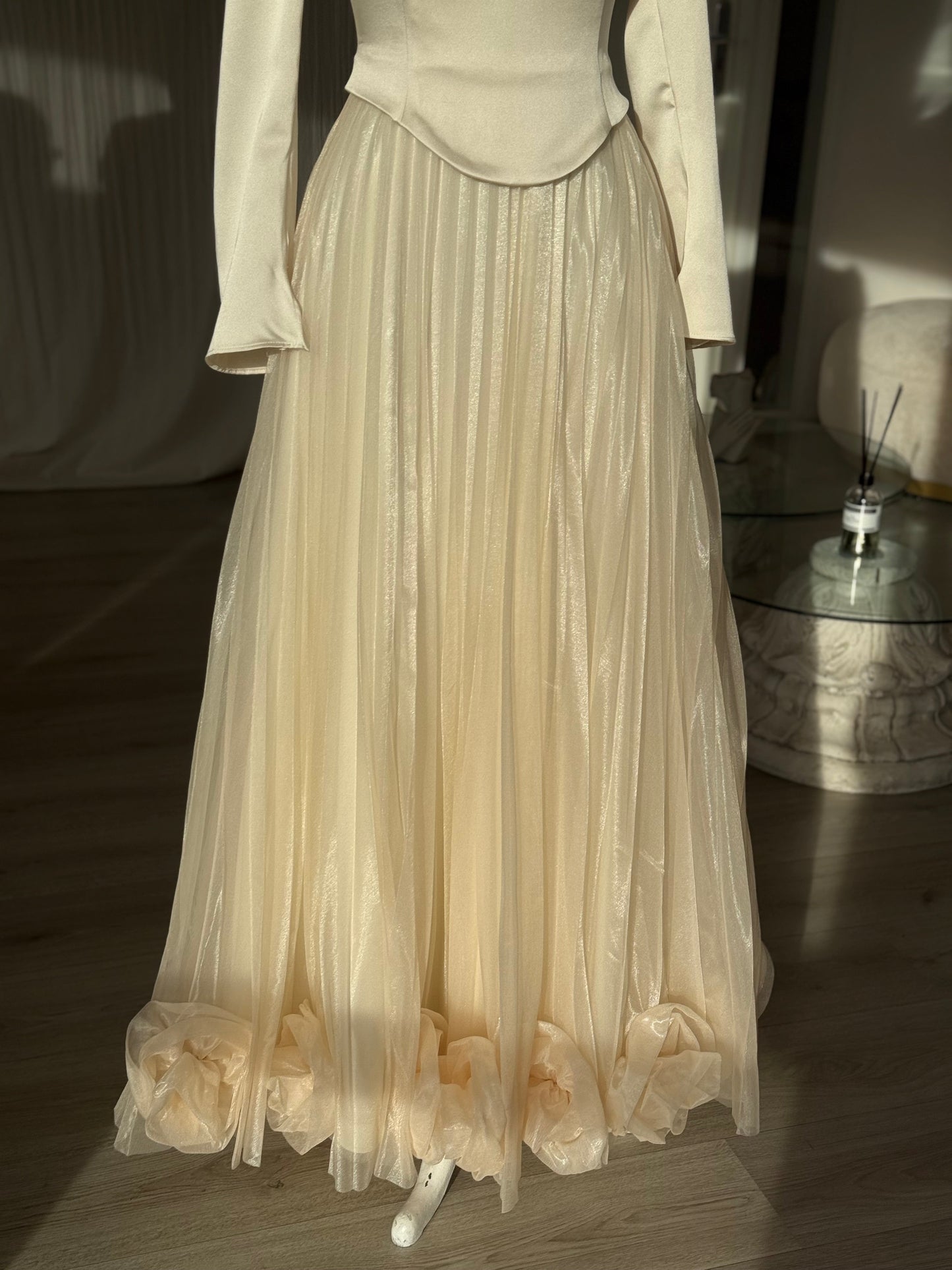 The Amada dress beige