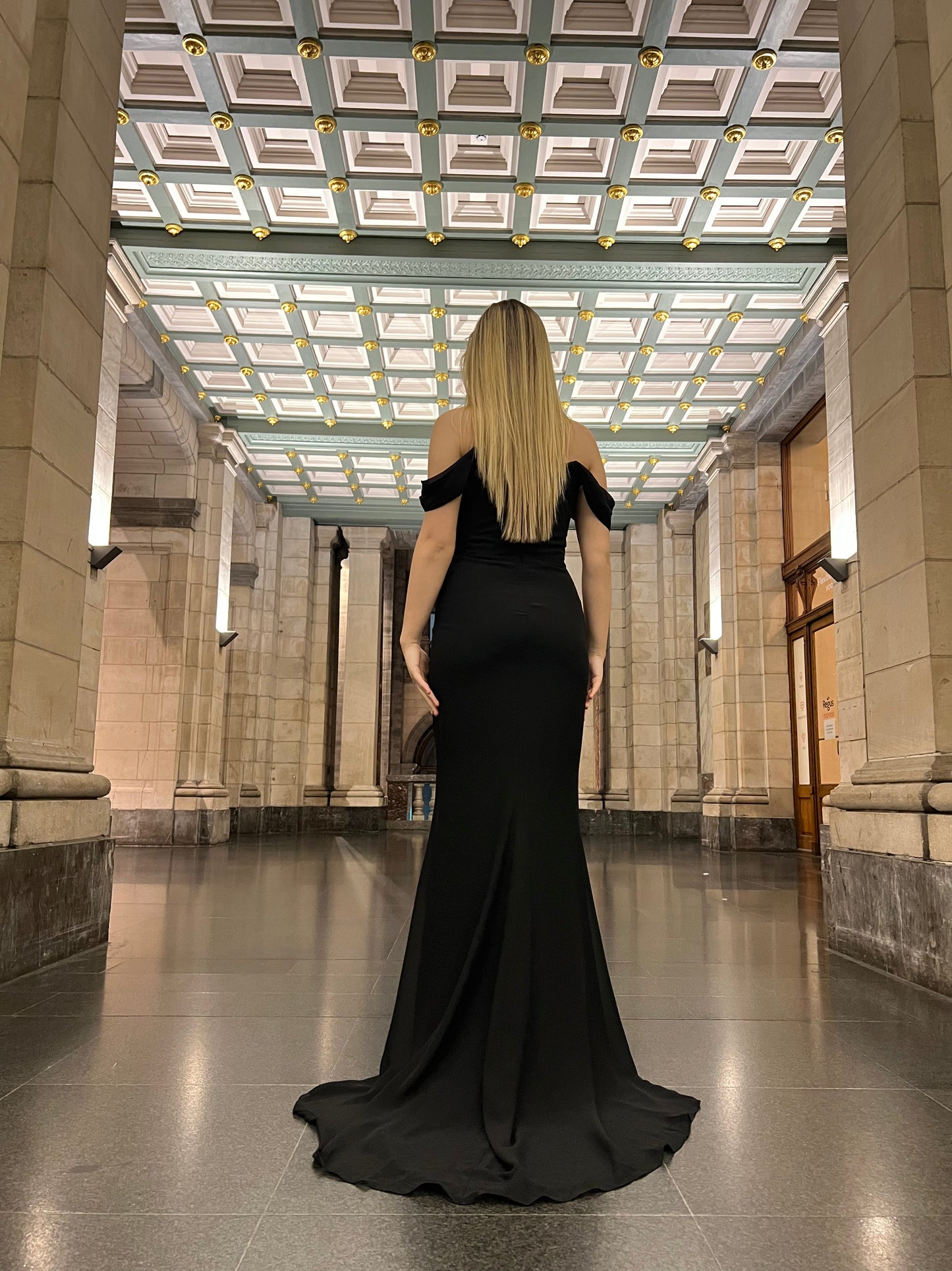 The Meyra dress black