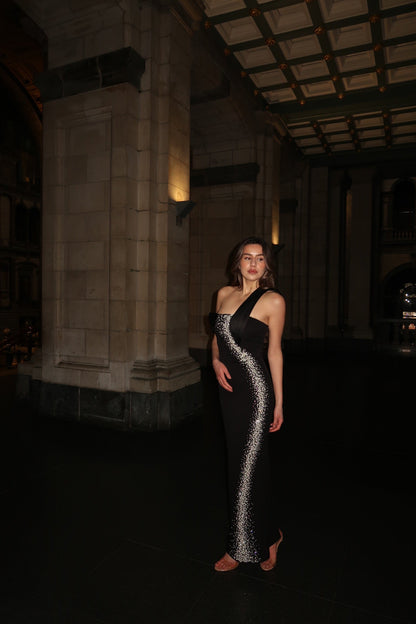 The Leya dress black