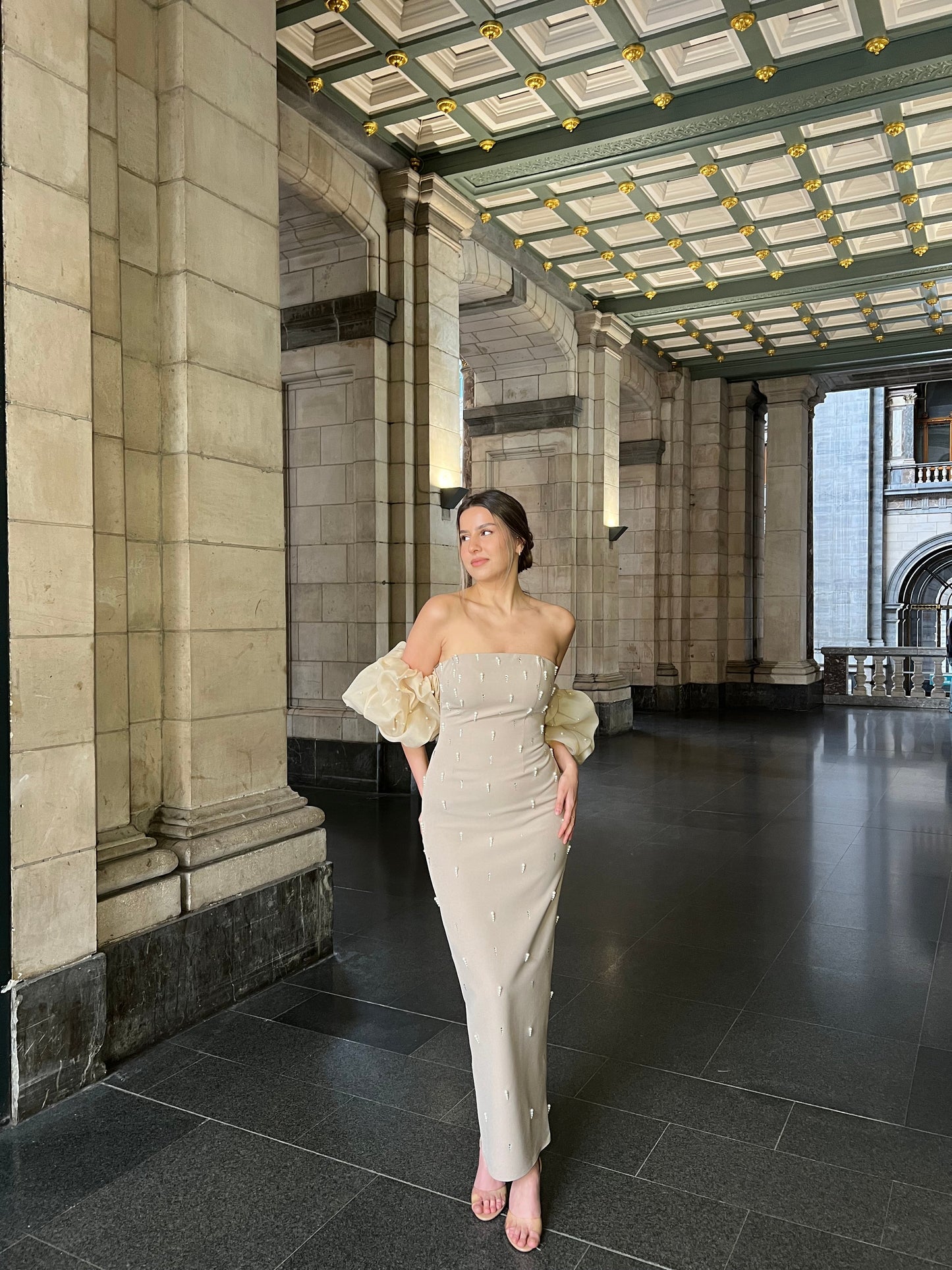 The Marilyn dress beige