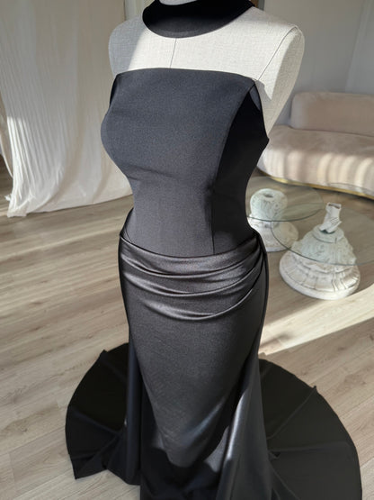 The Asina dress black