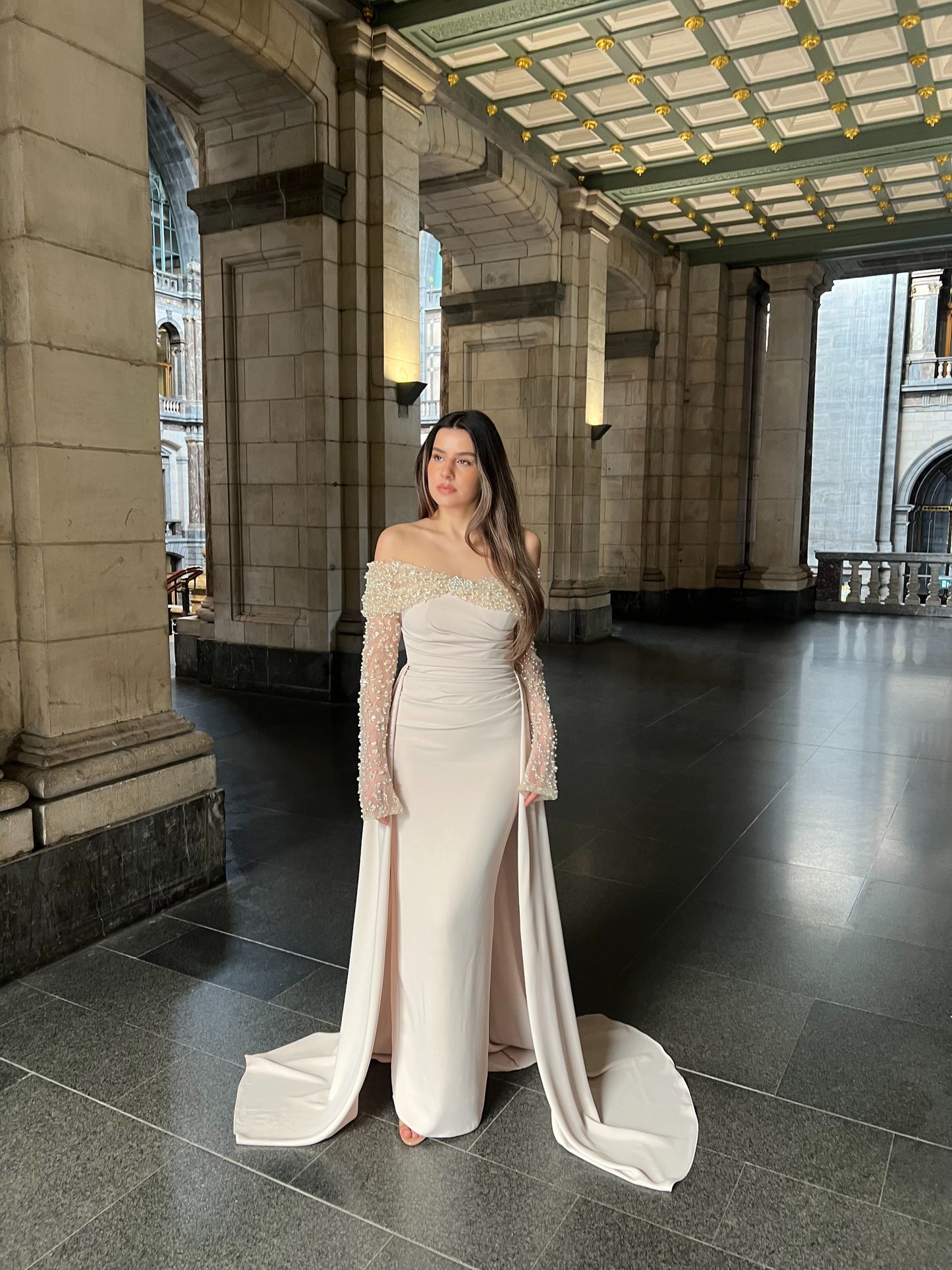 The Beyza dress beige