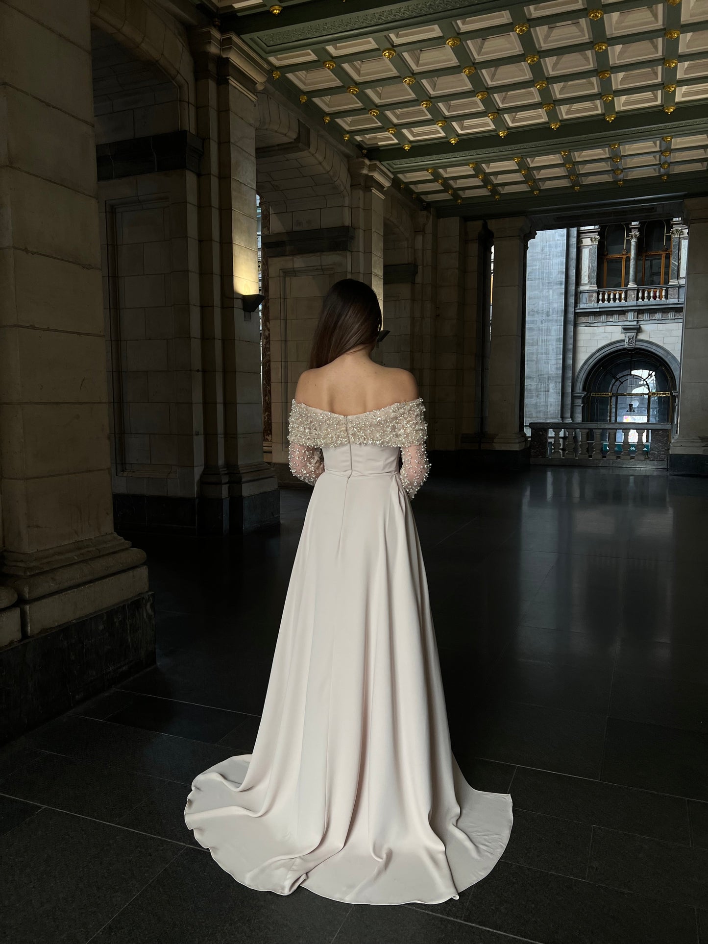 The Beyza dress beige