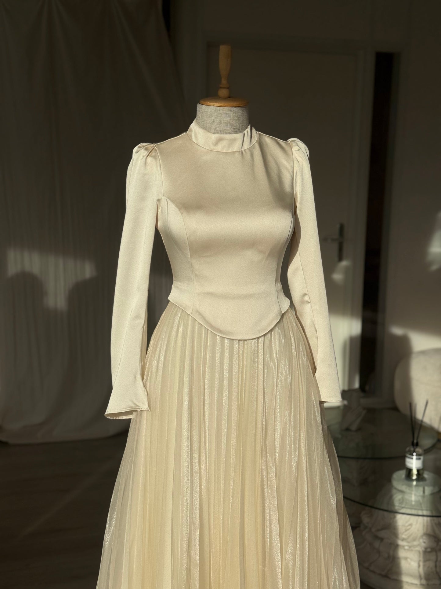 The Amada dress beige