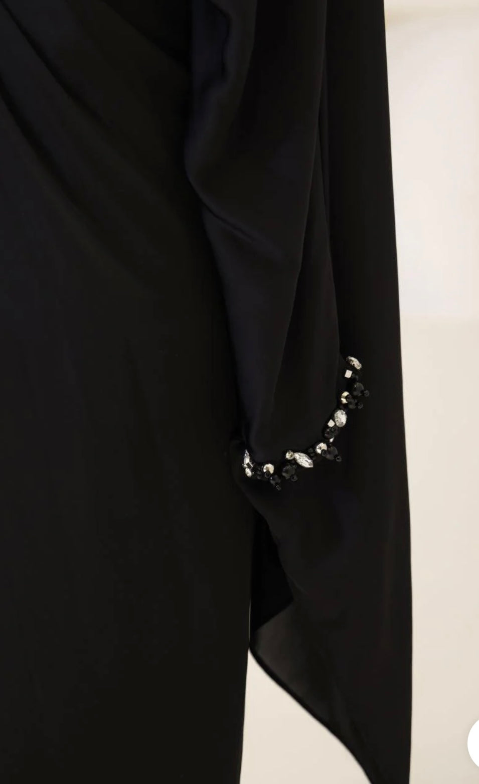 The Doa dress black