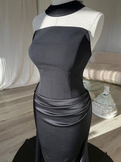 The Asina dress black