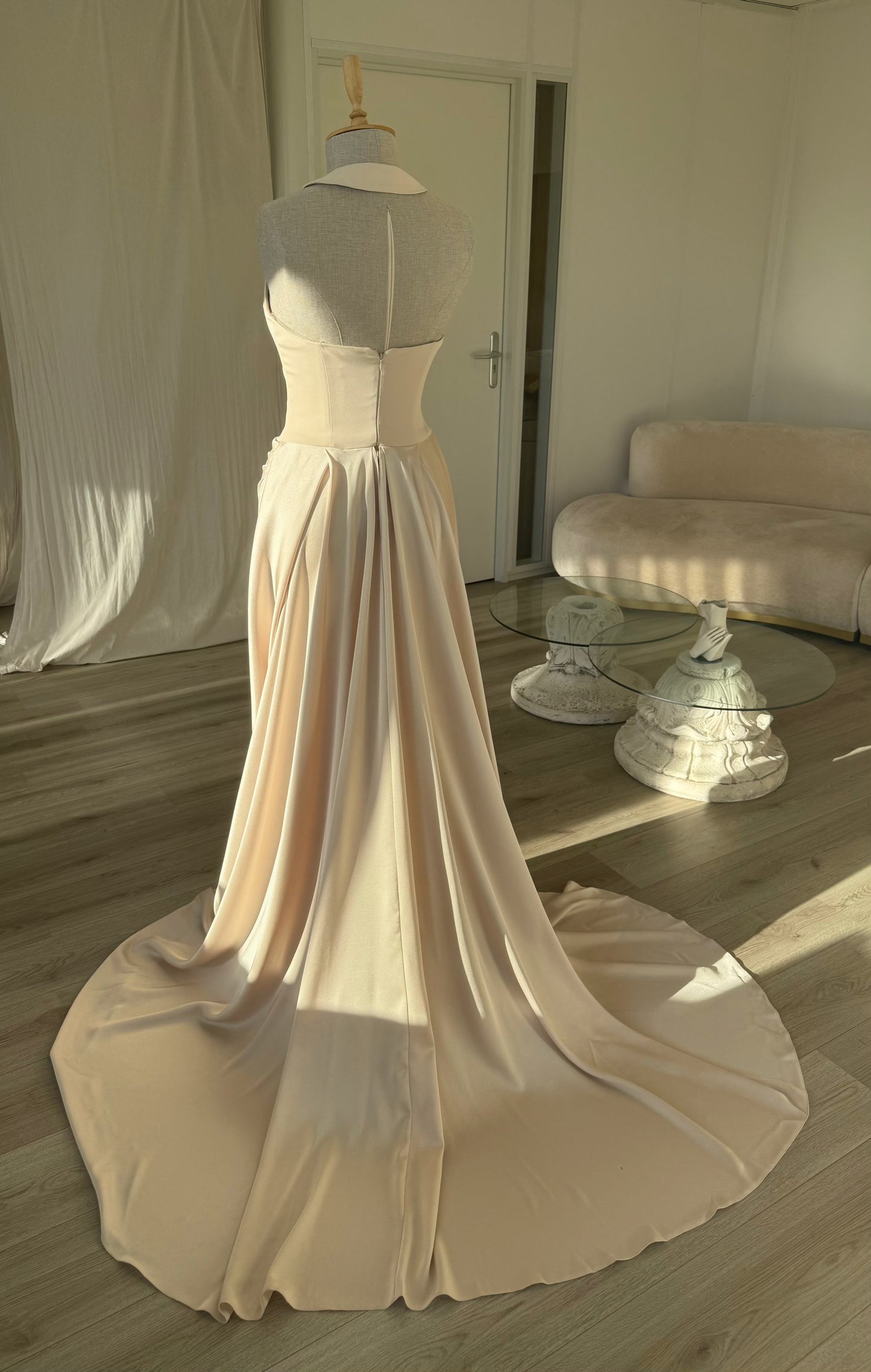 The Asina dress beige
