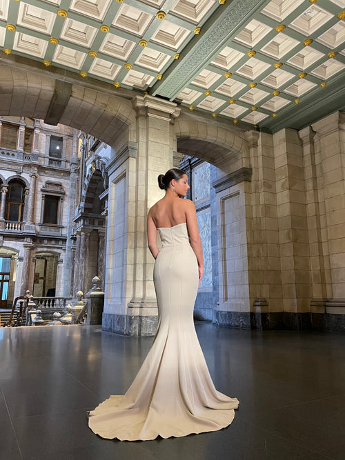 The Dilâ dress beige