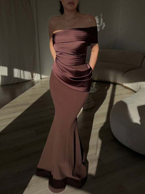 The Mora dress brown